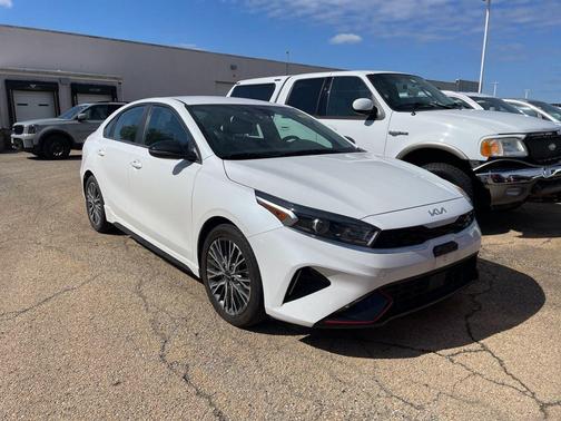 Snow White Pearl 2022 Kia Forte GT-Line