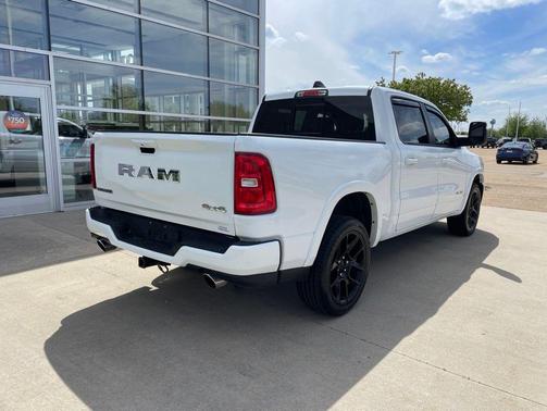 Bright White Clearcoat 2025 RAM 1500 Laramie