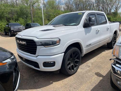 Bright White Clearcoat 2025 RAM 1500 Laramie
