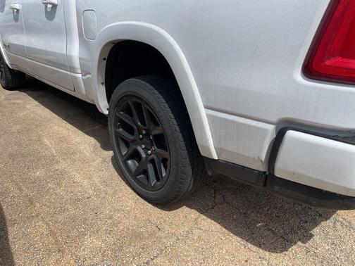 Bright White Clearcoat 2025 RAM 1500 Laramie