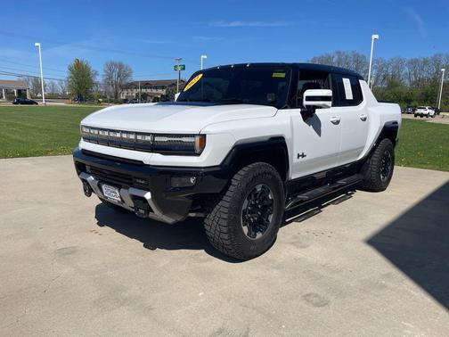 Interstellar White 2023 GMC HUMMER EV Pickup 3X