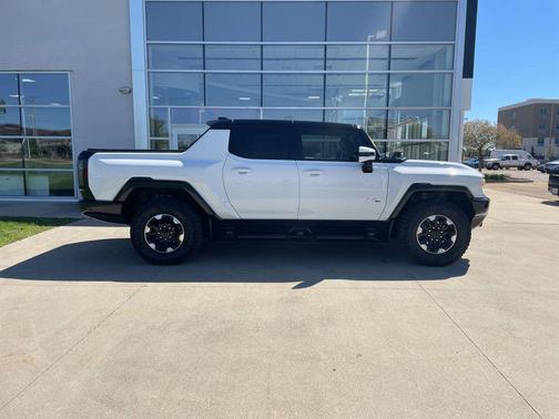 Interstellar White 2023 GMC HUMMER EV Pickup 3X