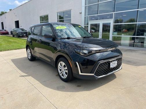 Fusion Black 2025 Kia Soul LX