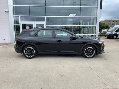 Aurora Black Pearl 2026 Kia K4 EX