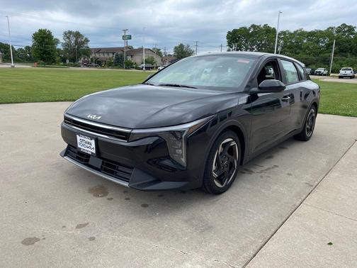 Aurora Black Pearl 2026 Kia K4 EX