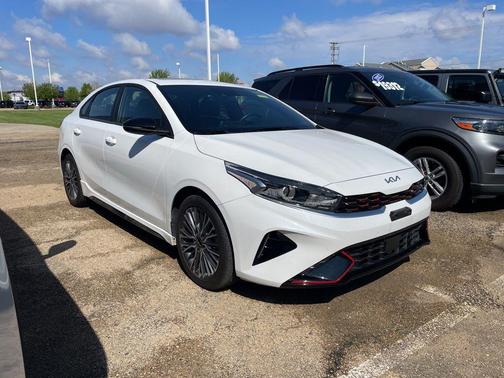 Snow White Pearl 2024 Kia Forte GT-Line