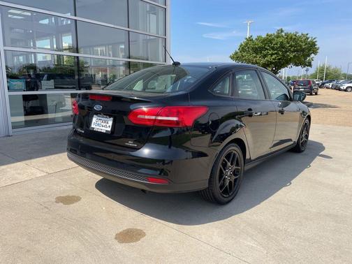 Shadow Black 2016 Ford Focus SE