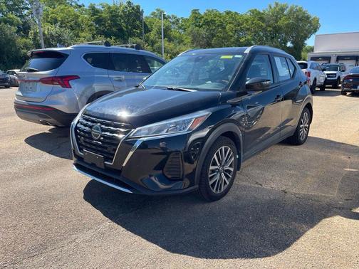 Super Black 2021 Nissan Kicks SV