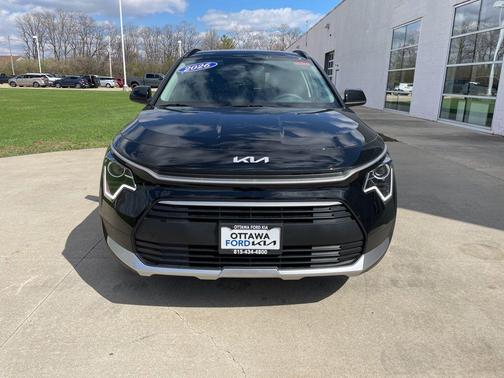 Aurora Black Pearl 2026 Kia Niro LX