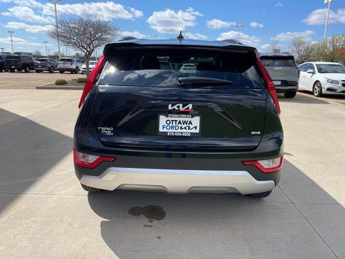 Aurora Black Pearl 2026 Kia Niro LX