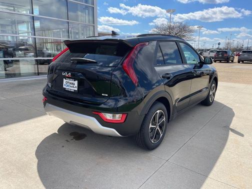 Aurora Black Pearl 2026 Kia Niro LX