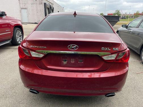 Venetian Red Metallic 2011 Hyundai SONATA SE