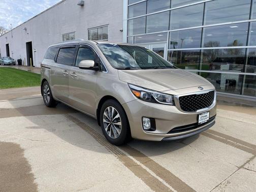 New Beige 2015 Kia Sedona SX