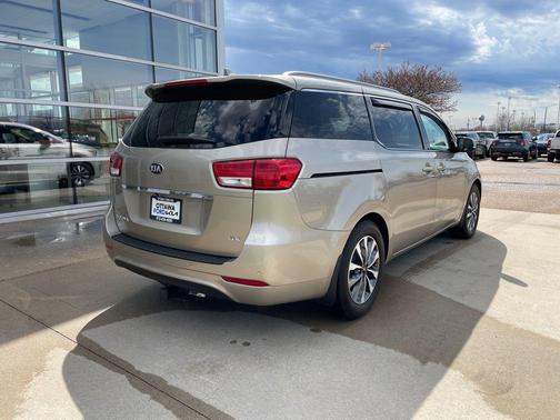 New Beige 2015 Kia Sedona SX