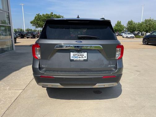 Carbonized Gray Metallic 2024 Ford Explorer XLT
