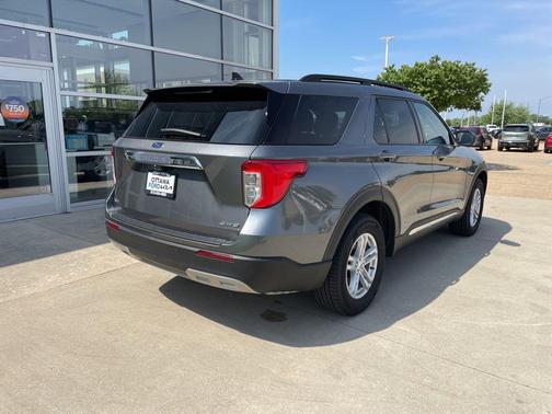 Carbonized Gray Metallic 2024 Ford Explorer XLT