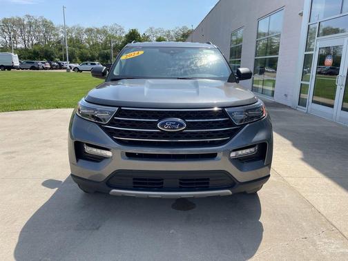 Carbonized Gray Metallic 2024 Ford Explorer XLT