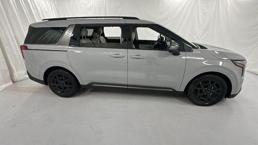 Ceramic Silver 2026 Kia Carnival SX