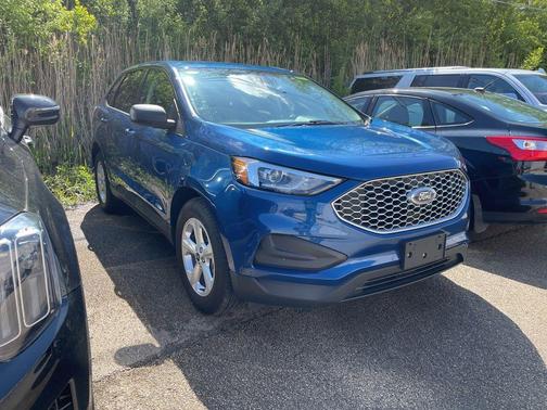Blue Metallic 2023 Ford Edge SE