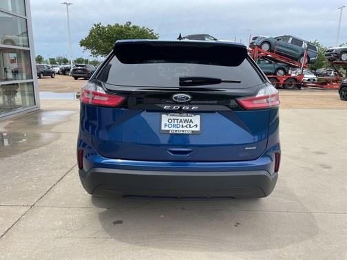 Blue Metallic 2023 Ford Edge SE