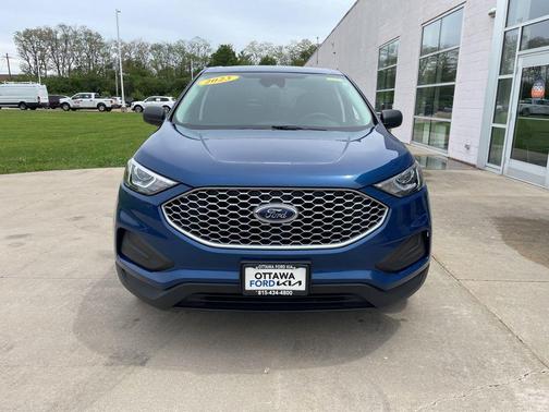 Blue Metallic 2023 Ford Edge SE