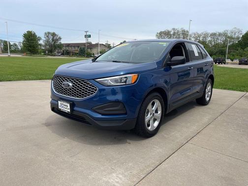 Blue Metallic 2023 Ford Edge SE