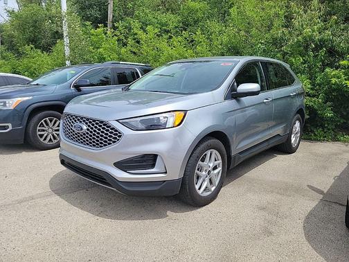 Iconic Silver Metallic 2024 Ford Edge SEL