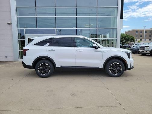 Glacial White Pearl 2026 Kia Sorento S
