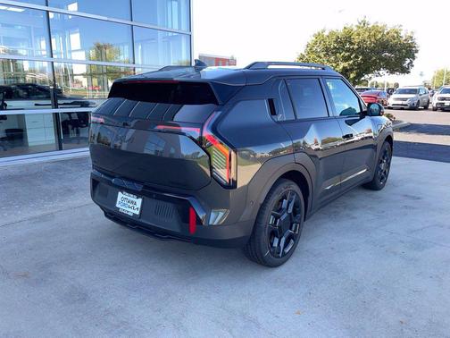 Interstellar Gray 2027 Kia EV3 Land