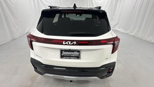 Clear White/Black Roof 2026 Kia Seltos S