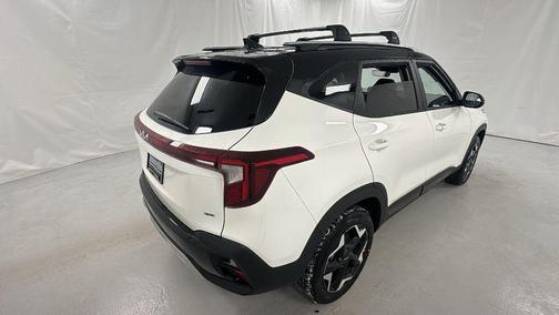Clear White/Black Roof 2026 Kia Seltos S