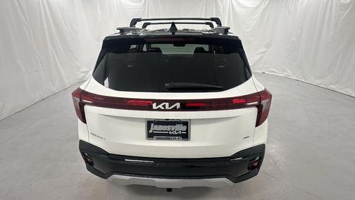 Clear White/Black Roof 2026 Kia Seltos S
