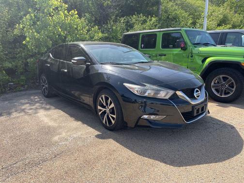 Super Black 2017 Nissan Maxima 3.5 Platinum
