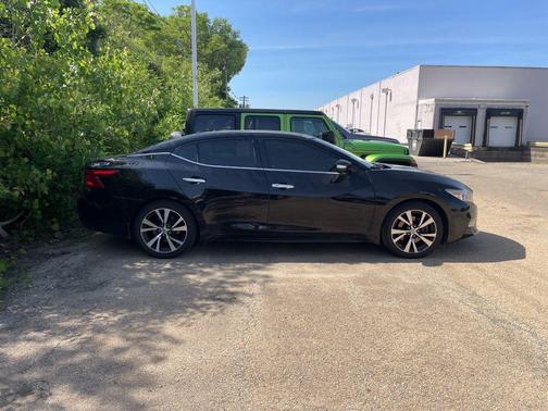 Super Black 2017 Nissan Maxima 3.5 Platinum