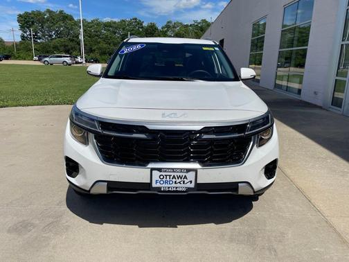 Snow White Pearl 2026 Kia Seltos EX