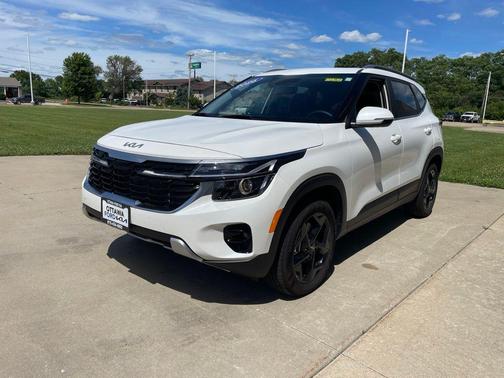 Snow White Pearl 2026 Kia Seltos EX