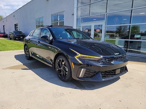 Aurora Black Pearl 2026 Kia K5 GT-Line