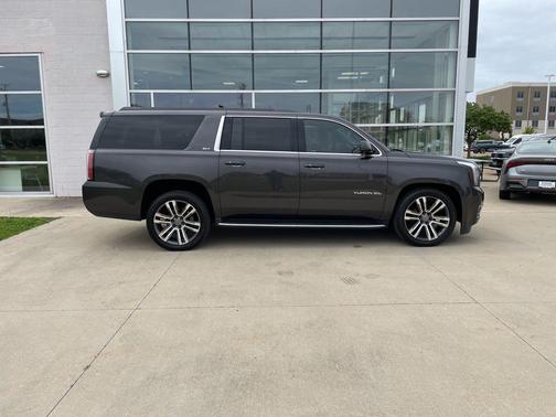 Iridium Metallic 2018 GMC Yukon XL SLT