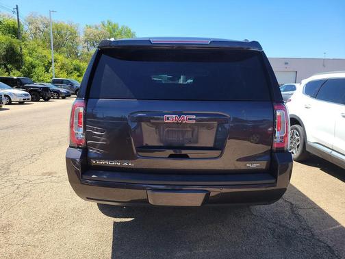 Iridium Metallic 2018 GMC Yukon XL SLT