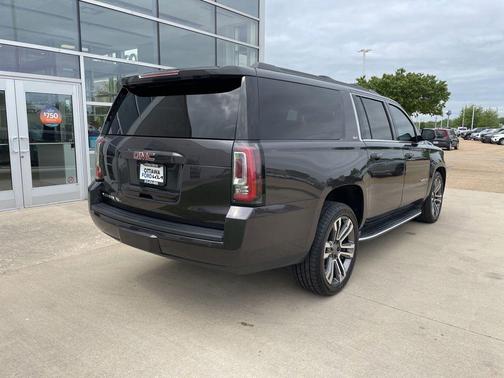 Iridium Metallic 2018 GMC Yukon XL SLT
