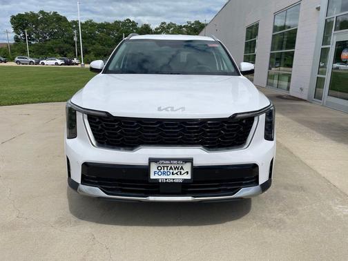 Glacial White Pearl 2026 Kia Sorento EX