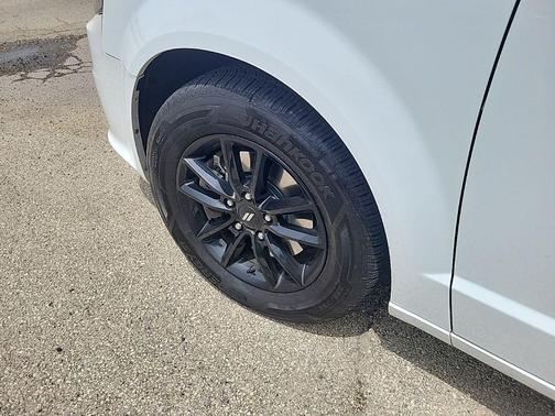 White Knuckle Clearcoat 2019 Dodge Grand Caravan GT