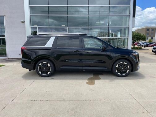 Aurora Black Pearl 2026 Kia Carnival EX