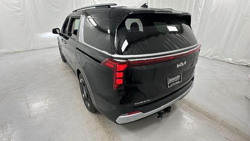 Aurora Black Pearl 2026 Kia Carnival EX