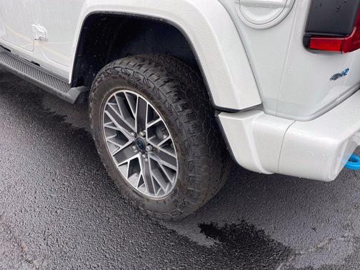 Bright White Clearcoat 2024 Jeep Wrangler 4xe High Altitude