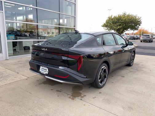 Aurora Black 2027 Kia K4 EX