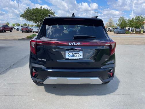Fusion Black 2025 Kia Seltos S