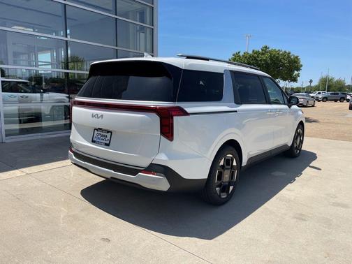 Snow White Pearl 2026 Kia Carnival EX