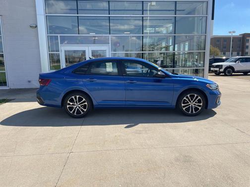Rising Blue Metallic 2023 Volkswagen Jetta 1.5T Sport