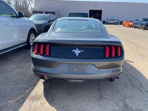 2015 Ford Mustang V6